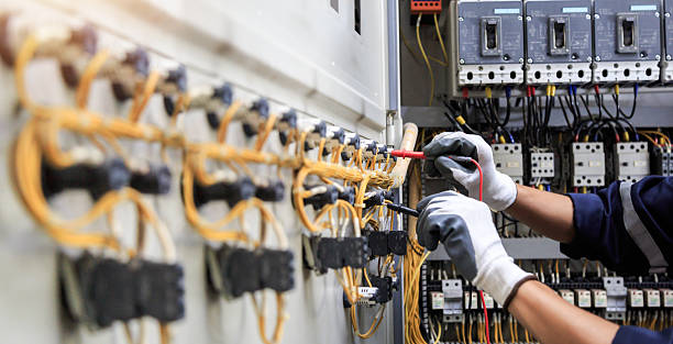 Professional Electrician technician working in Ellisville, MS